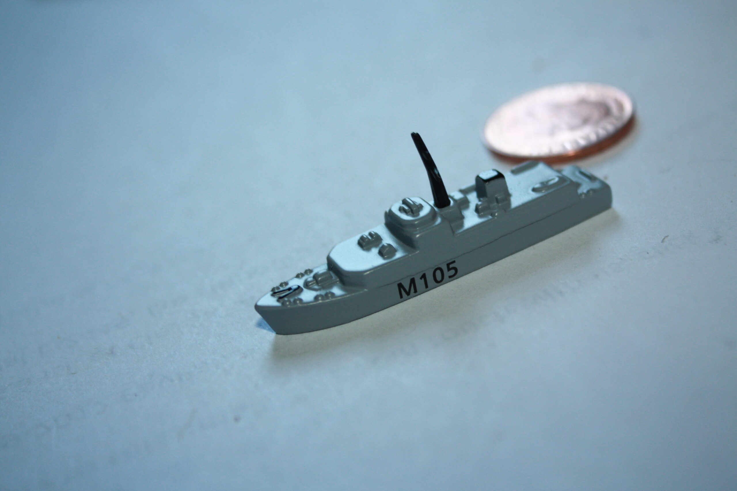 Triang Minic:Schiffsmodell  Nr M780 HMS Jutland Massstab 1:1250 Nr.8 K22 